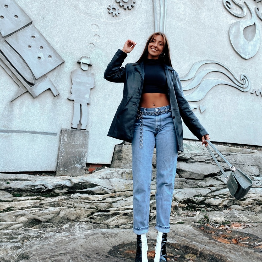 Meet your Posher, Alison